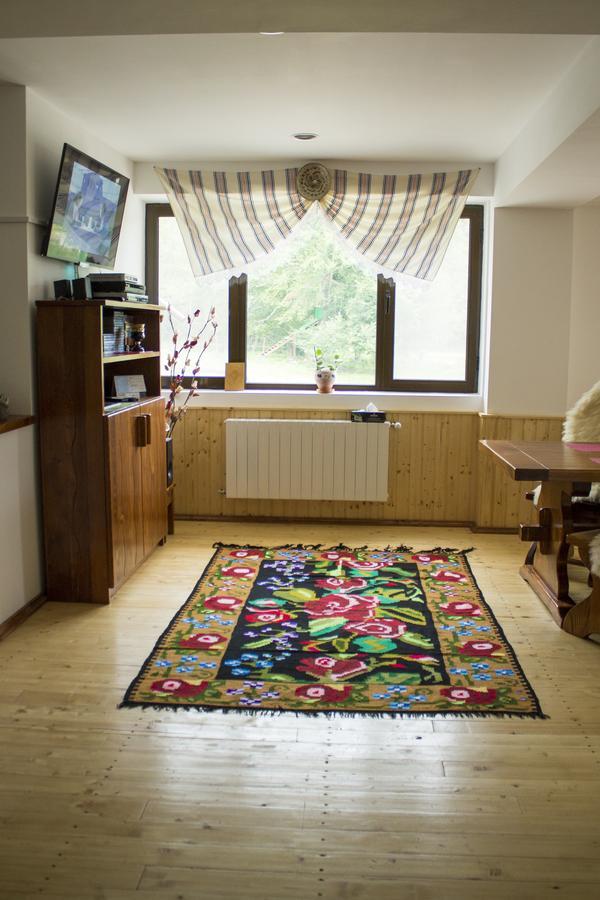 Villa Cabana Barlogul Lupilor Berevoesti Exterior foto