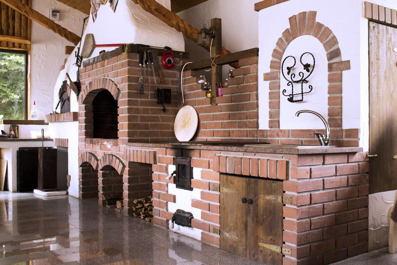 Villa Cabana Barlogul Lupilor Berevoesti Exterior foto
