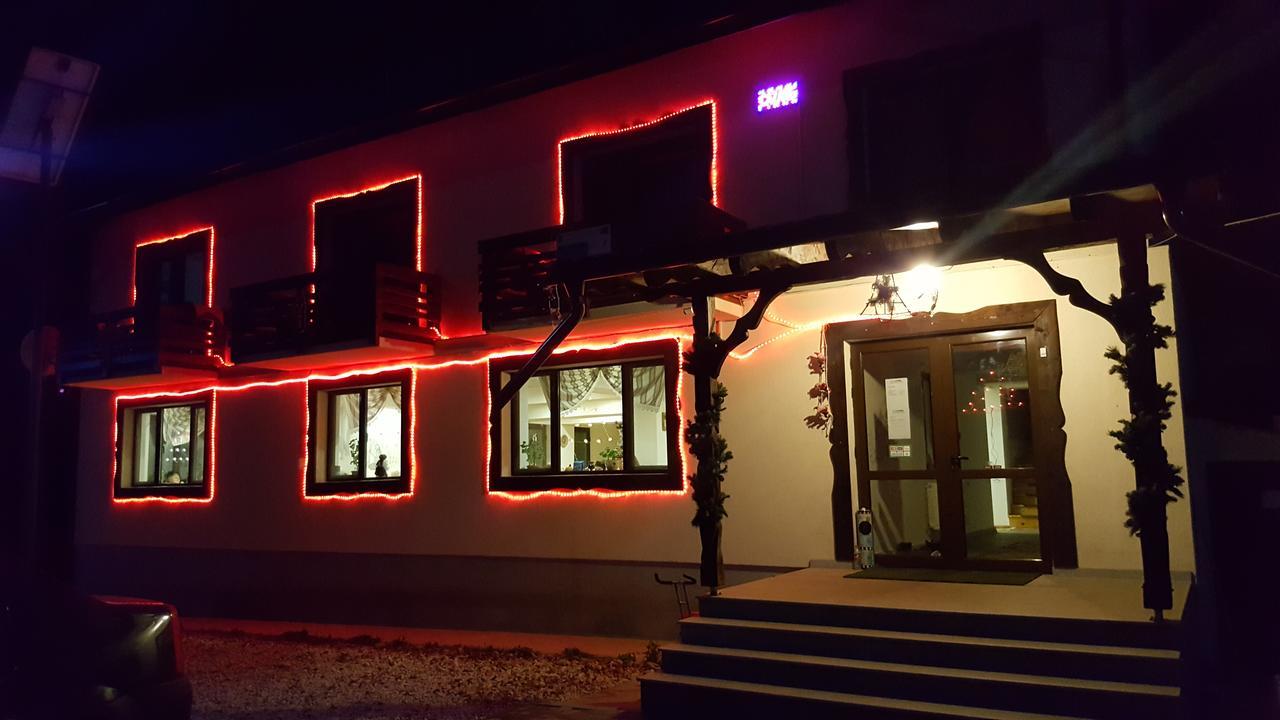 Villa Cabana Barlogul Lupilor Berevoesti Exterior foto